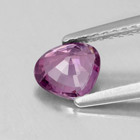 Spinello naturale viola da 0,68 ct, taglio a pera, VVS