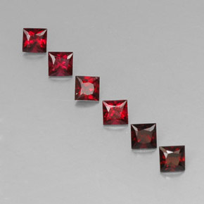 Spinello naturale rosso da  ct, quadrato, VVS-VS