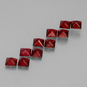 Spinello naturale rosso da  ct, quadrato, VVS-VS