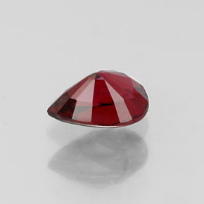 Spinello naturale rosso da 0,36 ct, taglio a pera, VS-SI