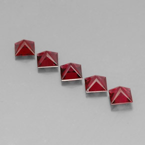 Spinello naturale rosso da  ct, quadrato, VVS-VS