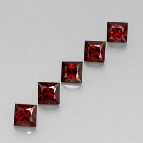 Spinello naturale rosso da  ct, quadrato, VVS-VS