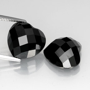 Spinello naturale nero da 14,26 ct, a forma di cuore, opaco