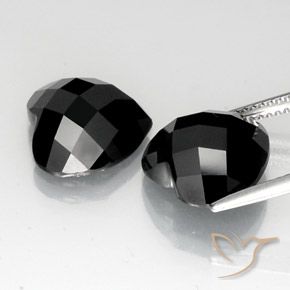 Gemme di Spinello Nero naturale da 13.02 ct, Cuore, Opaco