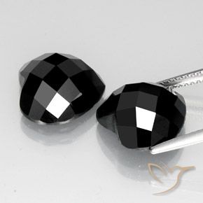 Gemme di Spinello Nero naturale da 13.12 ct, Cuore, Opaco