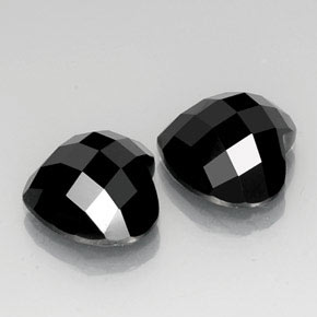 Spinello naturale nero da 14,36 ct, a forma di cuore, opaco