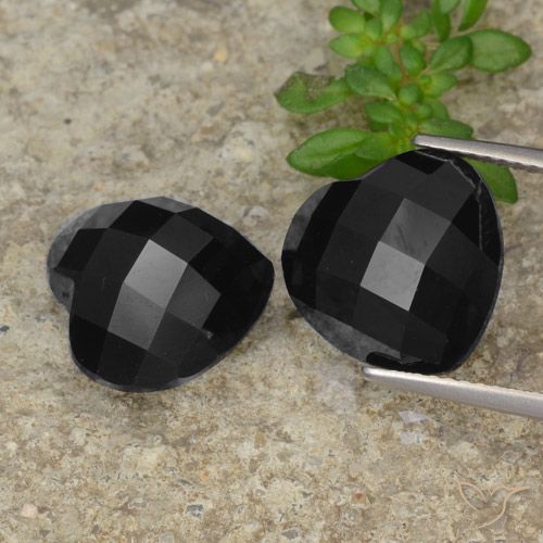 14.00ctw Naturale Nero Spinello, Cuore, Opaco