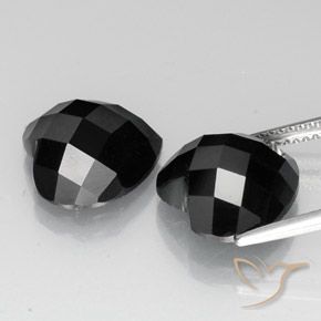 Gemme di Spinello Nero naturale da 13.56 ct, Cuore, Opaco