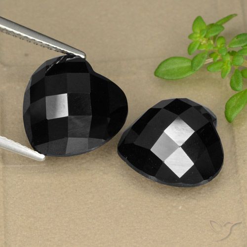14.22ctw Naturale Nero Spinello, Cuore, Opaco