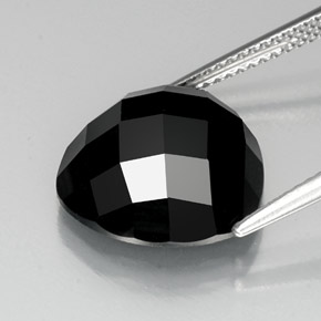 Spinello naturale nero da 10,65 ct, trillion, opaco
