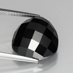 Spinello naturale nero da 11,79 ct, trillion, opaco