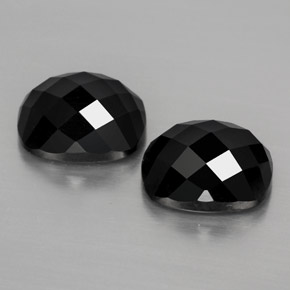 Spinello naturale nero da 8,03 ct, taglio a cuscino, opaco