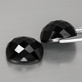 Spinello naturale nero da 8,44 ct, taglio a cuscino, opaco