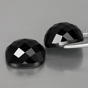 Spinello naturale nero da 8,88 ct, taglio a cuscino, opaco
