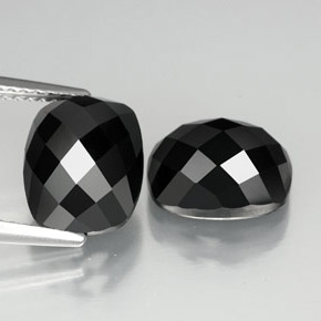 Spinello naturale nero da 7,82 ct, taglio a cuscino, opaco