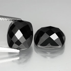 Spinello naturale nero da 7,86 ct, taglio a cuscino, opaco