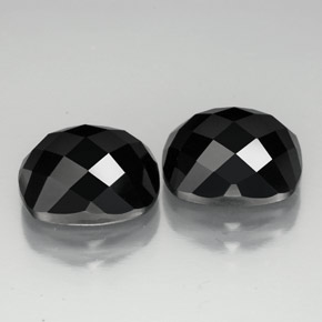 Spinello naturale nero da 7,86 ct, taglio a cuscino, opaco