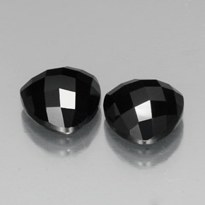 Spinello naturale nero da 9,13 ct, trillion, opaco