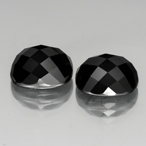 Spinello naturale nero da 13,83 ct, taglio a cuscino, opaco
