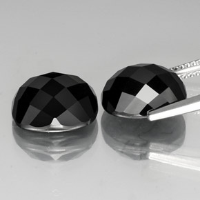 Spinello naturale nero da 13,83 ct, taglio a cuscino, opaco