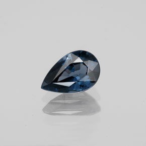 Spinello naturale blu da 0,95 ct, taglio a pera, SI