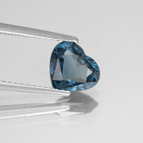 Spinello naturale blu da 1,52 ct, a forma di cuore, VS