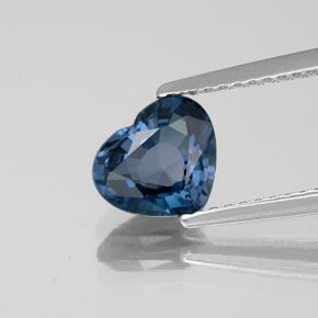 Spinello naturale blu da 1,42 ct, a forma di cuore, VVS-VS