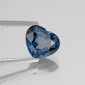 Spinello naturale blu da 1,42 ct, a forma di cuore, VVS-VS
