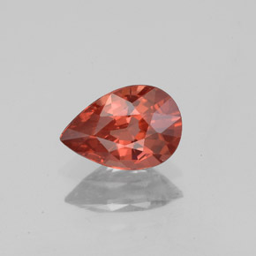 Spinello naturale rosso da 0,98 ct, taglio a pera, VS