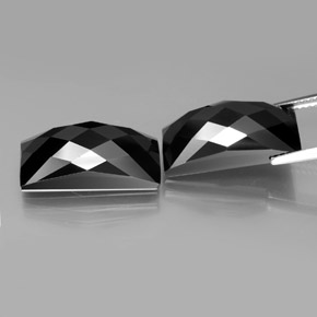 Spinello naturale nero da 25,25 ct, baguette, opaco
