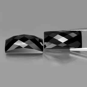 Spinello naturale nero da 25,01 ct, baguette, opaco