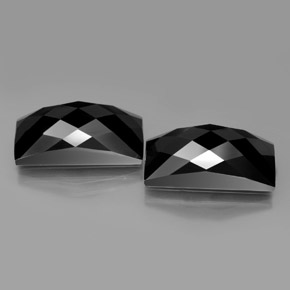 Spinello naturale nero da 25,01 ct, baguette, opaco