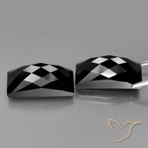 Gemme di Spinello Nero con riflessi dorati naturale da 25.34 ct, Taglio a baguette, Opaco