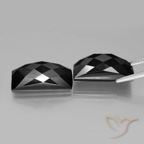 Gemme di Spinello Nero naturale da 25.16 ct, Taglio a baguette, Opaco