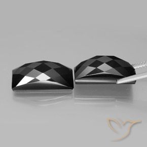 Gemme di Spinello Nero naturale da 25.08 ct, Taglio a baguette, Opaco