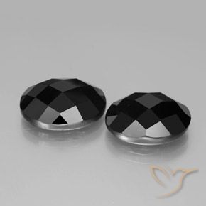 Gemme di Spinello Nero naturale da 15.75 ct, Ovale, Opaco
