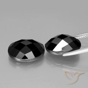 Gemme di Spinello Nero naturale da 15.75 ct, Ovale, Opaco