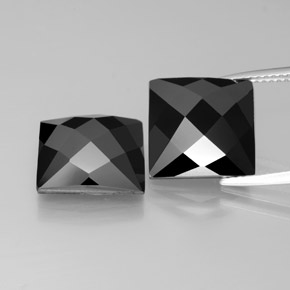 Spinello naturale nero da 15,79 ct, quadrato, opaco