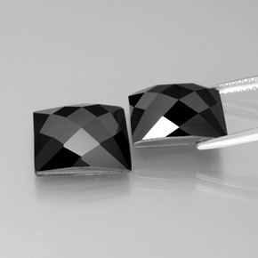 Spinello naturale nero da 15,79 ct, quadrato, opaco