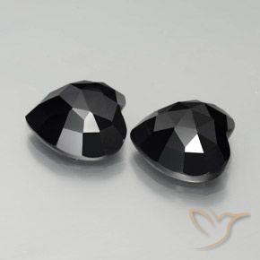 Gemme di Spinello Nero naturale da 17.07 ct, Cuore, Opaco