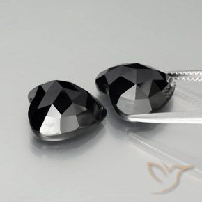 Gemme di Spinello Nero naturale da 17.07 ct, Cuore, Opaco