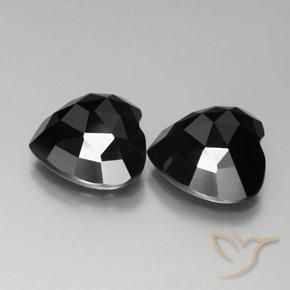 Gemme di Spinello Nero naturale da 17.60 ct, Cuore, Opaco