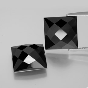 Spinello naturale nero da 15,88 ct, quadrato, opaco