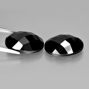 Gemme di Spinello Nero naturale da 20.26 ct, Taglio ovale, Opaco