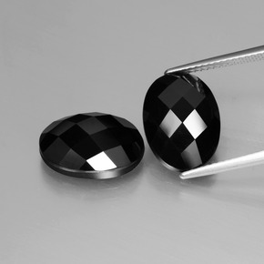Spinello naturale nero da 13,38 ct, taglio ovale, opaco