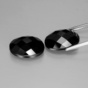 Spinello naturale nero da 13,38 ct, taglio ovale, opaco