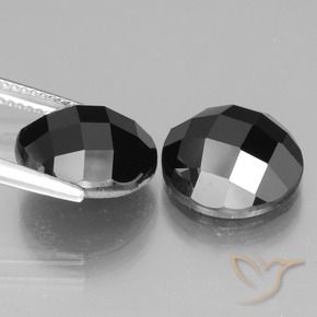 Gemme di Spinello Nero naturale da 12.72 ct, Rotondo, Opaco