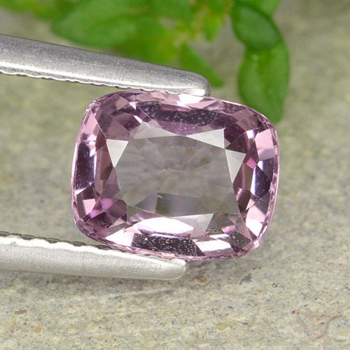 1.39ct Naturale Grigio-Viola Spinello, Cuscino, VVS-VS