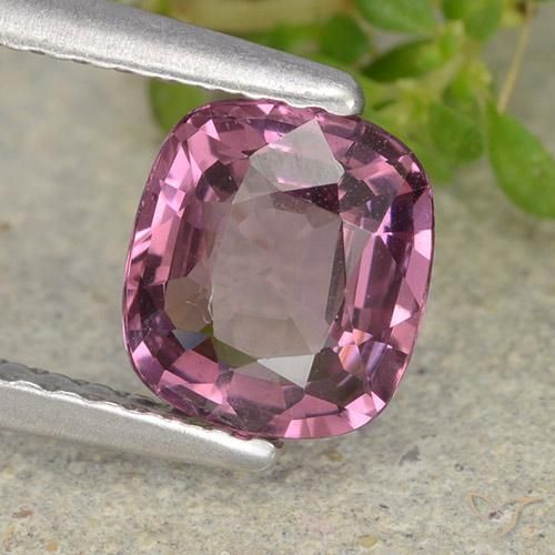 Spinello Magenta-Rosa medio naturale da 1.09 ct, Taglio a cuscino, VVS-VS