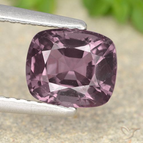Spinello naturale porpora da 1,61 ct, taglio a cuscino, VS